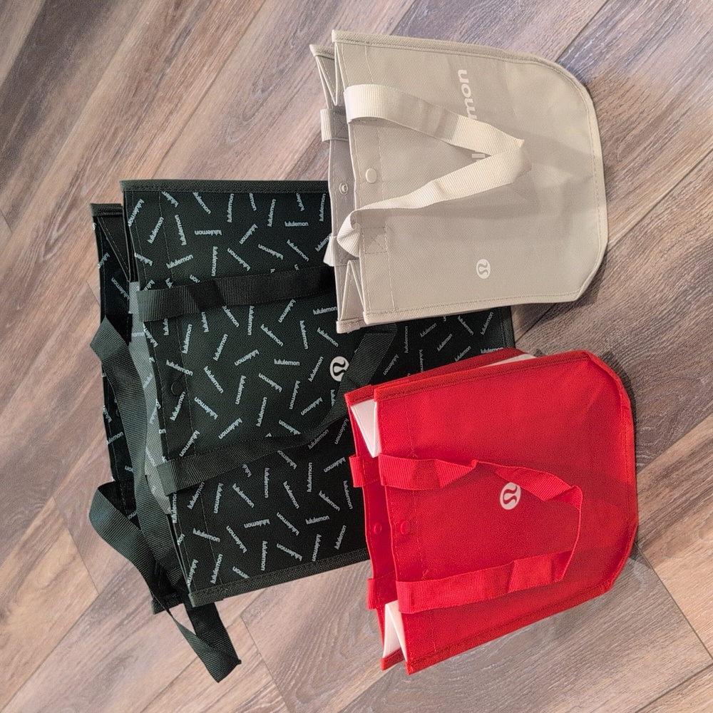 Lululemon reusable shopping bags 1 large and 2 small
